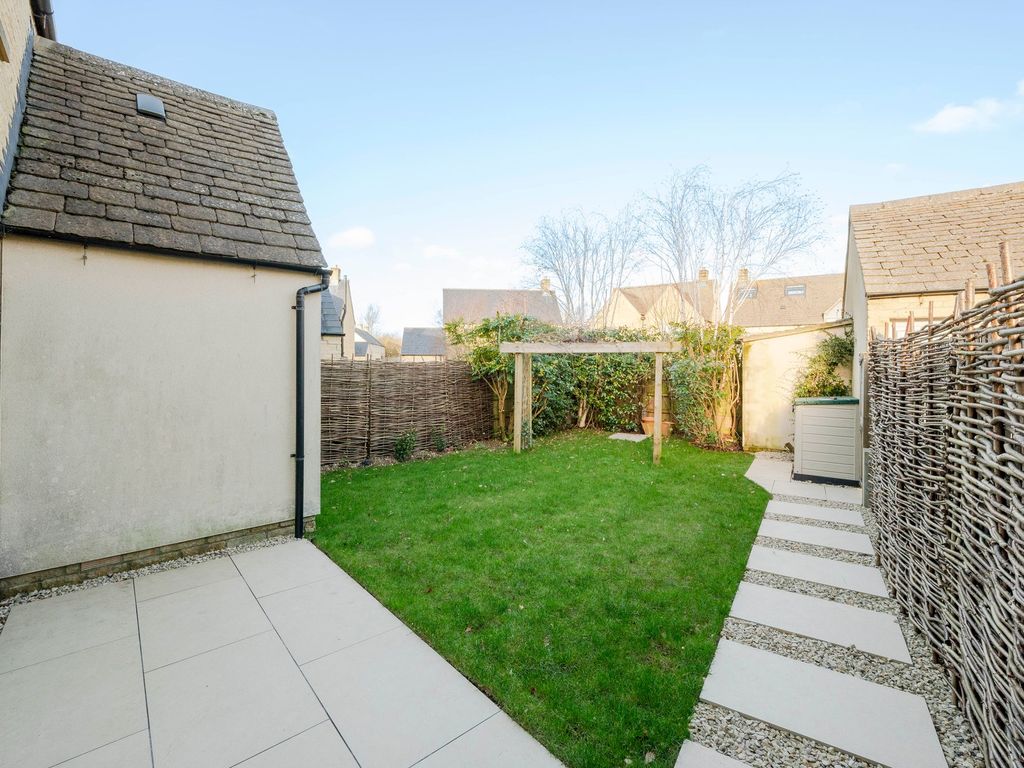 3 bed detached house for sale in Barnsley Way, Bourton-On-The-Water GL54, £450,000