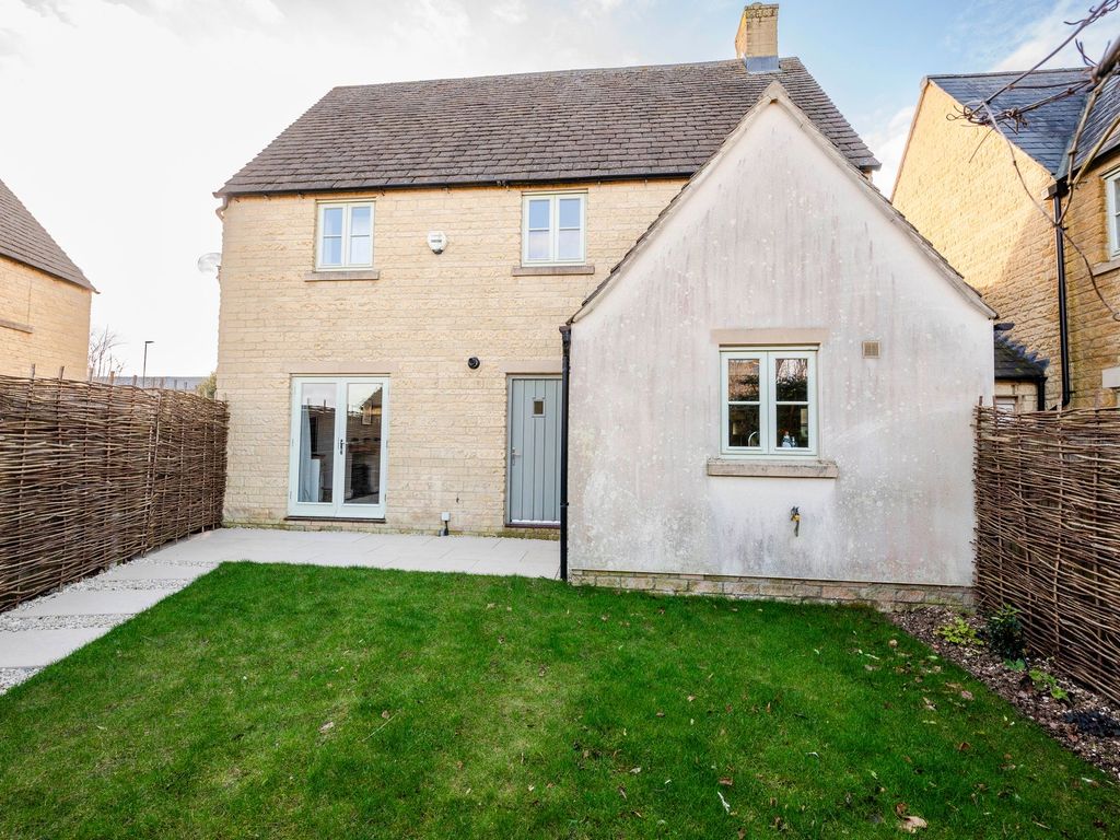 3 bed detached house for sale in Barnsley Way, Bourton-On-The-Water GL54, £450,000