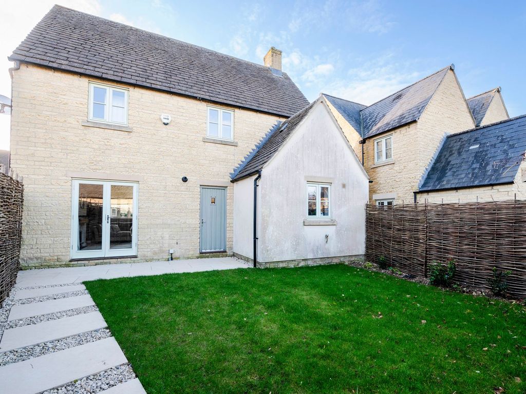 3 bed detached house for sale in Barnsley Way, Bourton-On-The-Water GL54, £450,000