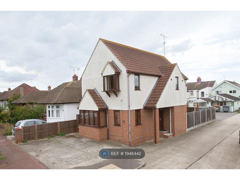 3 bed detached house to rent in Armitage, Southend On Sea SS1, £1,780 pcm
