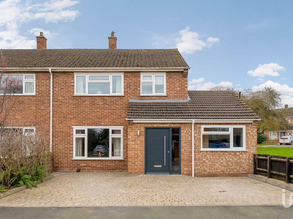 4 bed semi-detached house for sale in The Croft, Cambridge CB21, £550,000