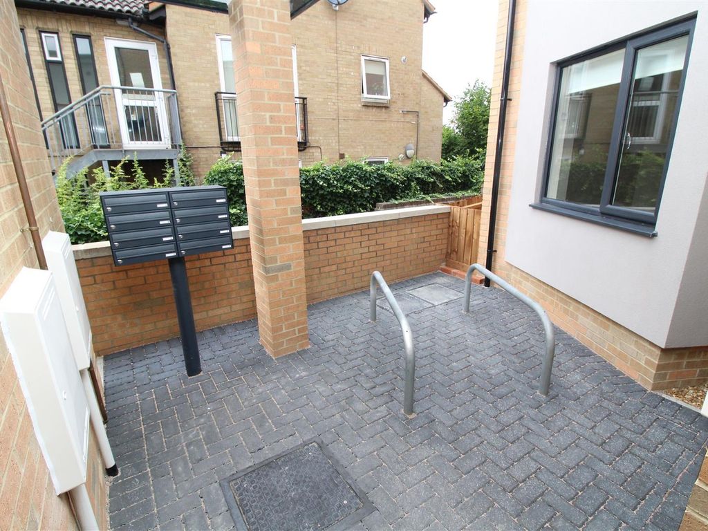 1 bed flat to rent in Malden Close, Cambridge CB5, £1,350 pcm