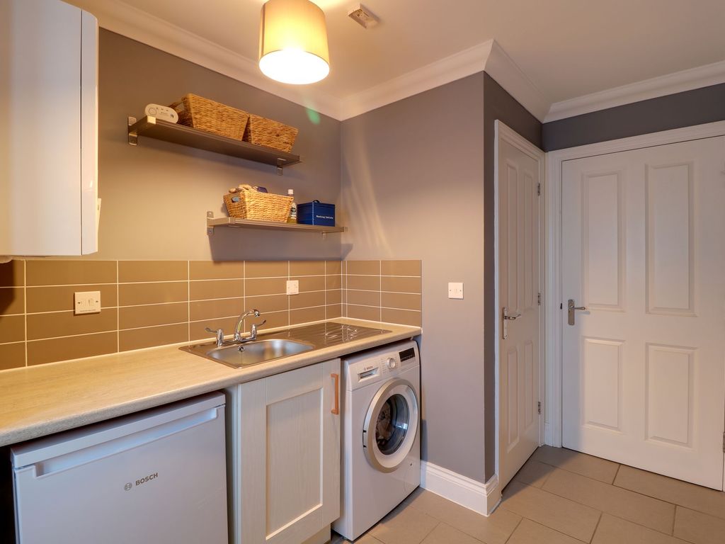 4 bed town house for sale in Burling Way, Burwell CB25, £400,000