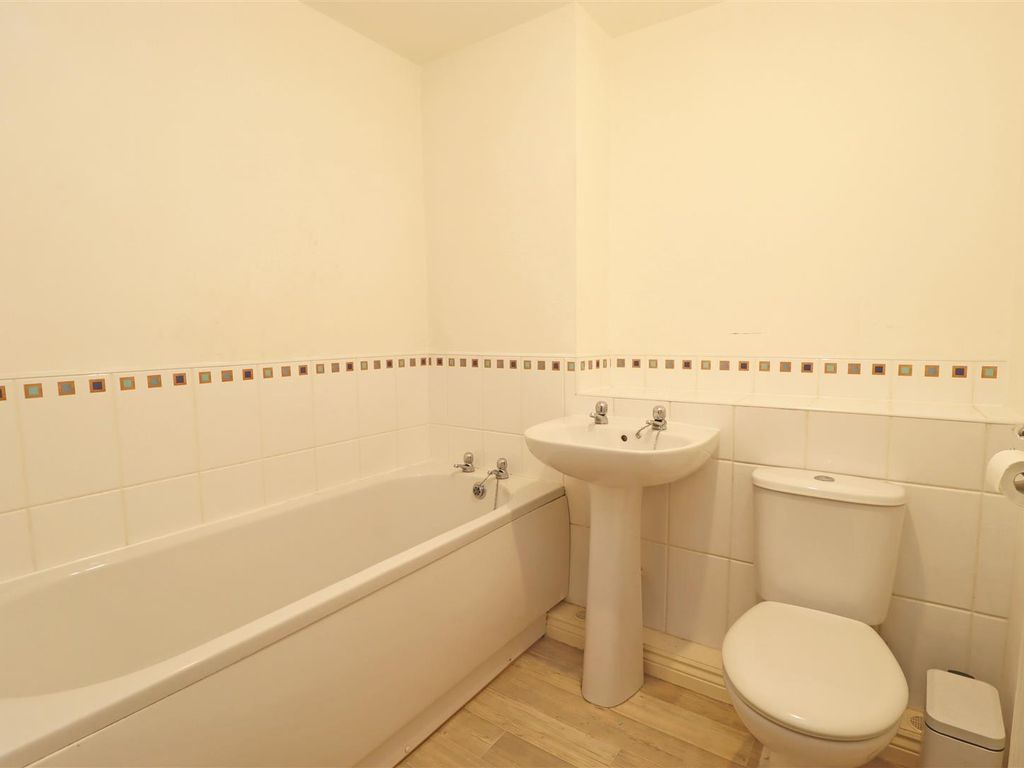 2 bed flat for sale in Broomhead House, Fullerton Way, Thornaby TS17, £70,000