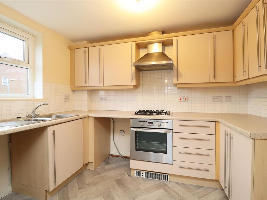 2 bed flat for sale in Broomhead House, Fullerton Way, Thornaby TS17, £70,000