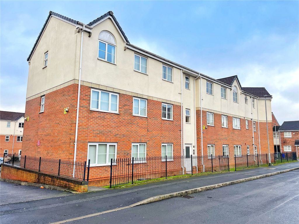 2 bed flat for sale in Blueberry Avenue, Manchester, Greater Manchester M40, £100,000
