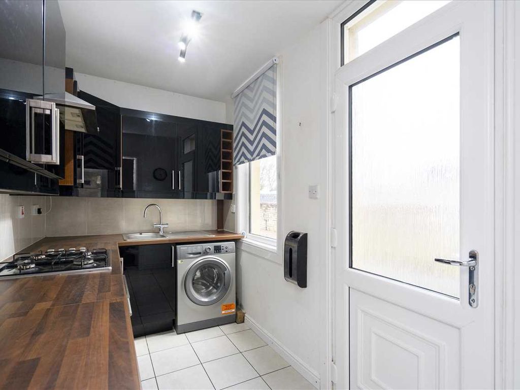 1 bed flat for sale in Kelvin Street, Grangemouth FK3, £74,000