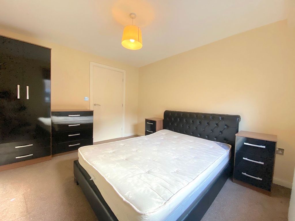 2 bed flat to rent in North Crescent, 55 North Street, Leeds City Centre LS2, £975 pcm