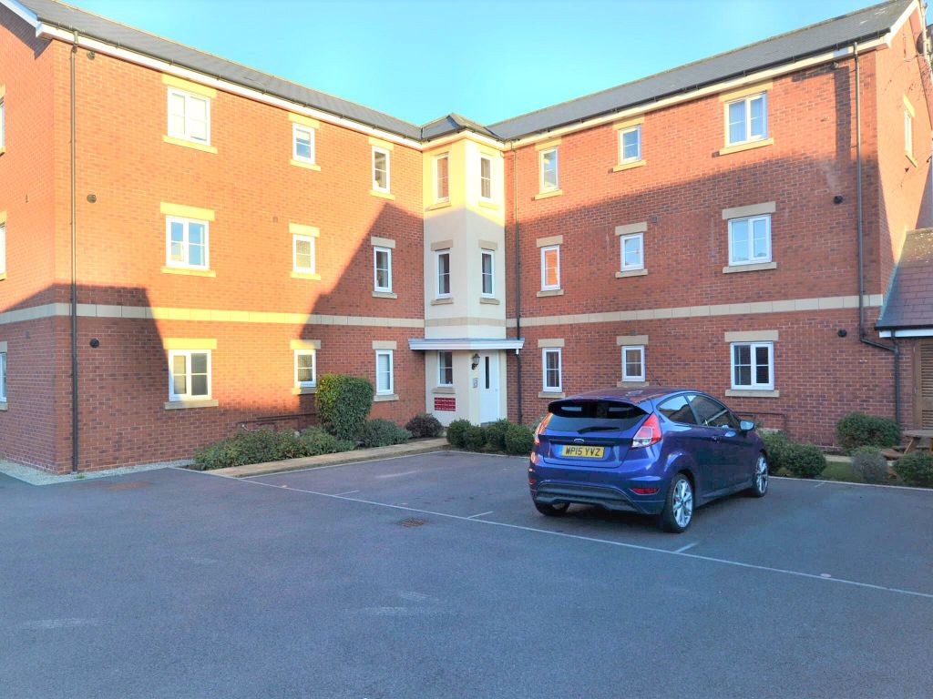 2 bed flat for sale in Bowthorpe Drive, Brockworth, Gloucester, Gloucestershire GL3, £165,000