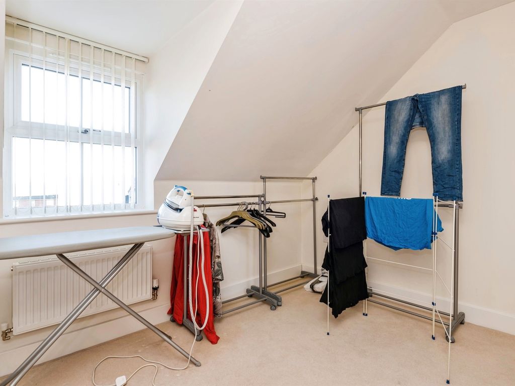 4 bed terraced house for sale in Little Dell, Buckton Fields, Northampton NN2, £350,000