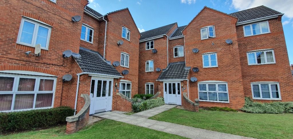 2 bed flat to rent in Firedrake Croft, Coventry CV1, £850 pcm