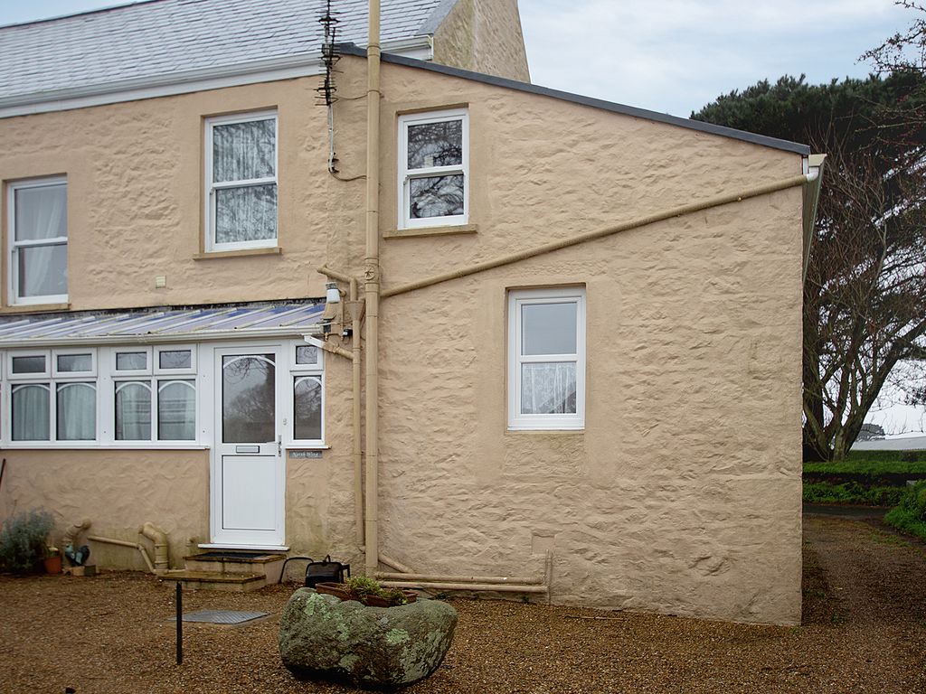 1 bed property to rent in La Vacheul, Forest, Guernsey GY8, £1,100 pcm