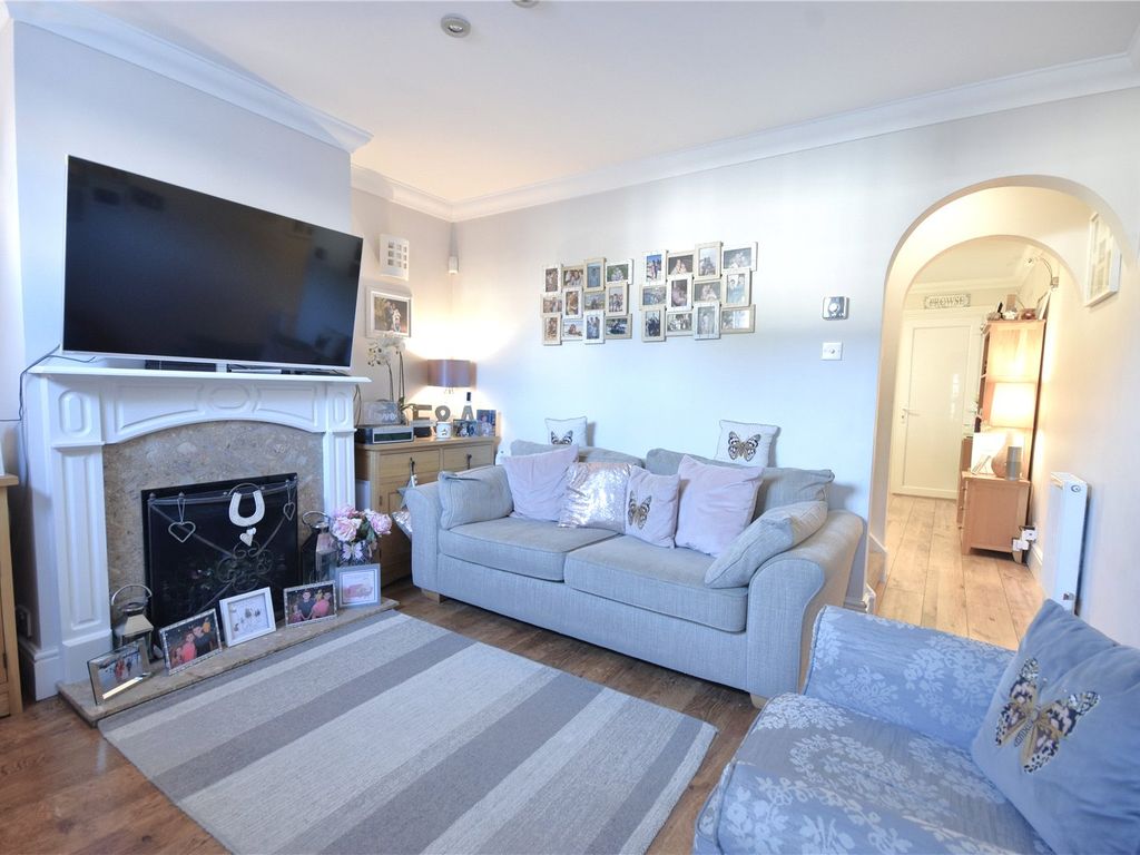3 bed terraced house for sale in Reigate, Surrey RH2, £535,000