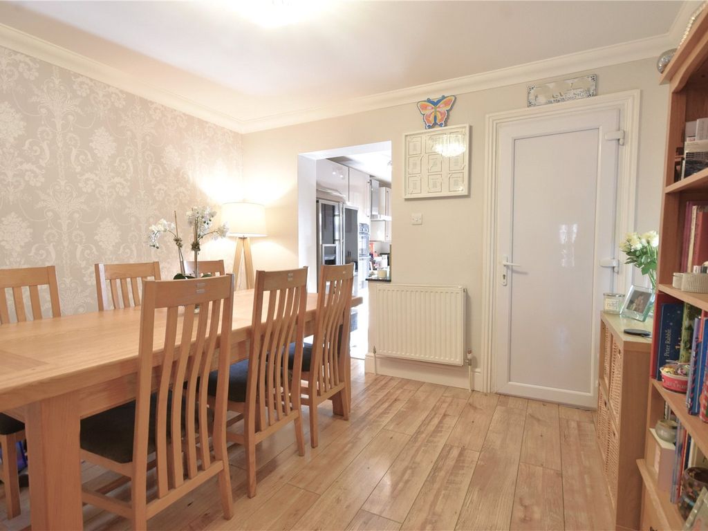 3 bed terraced house for sale in Reigate, Surrey RH2, £535,000