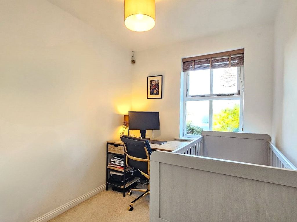 2 bed flat for sale in Stainton Road, London SE6, £375,000