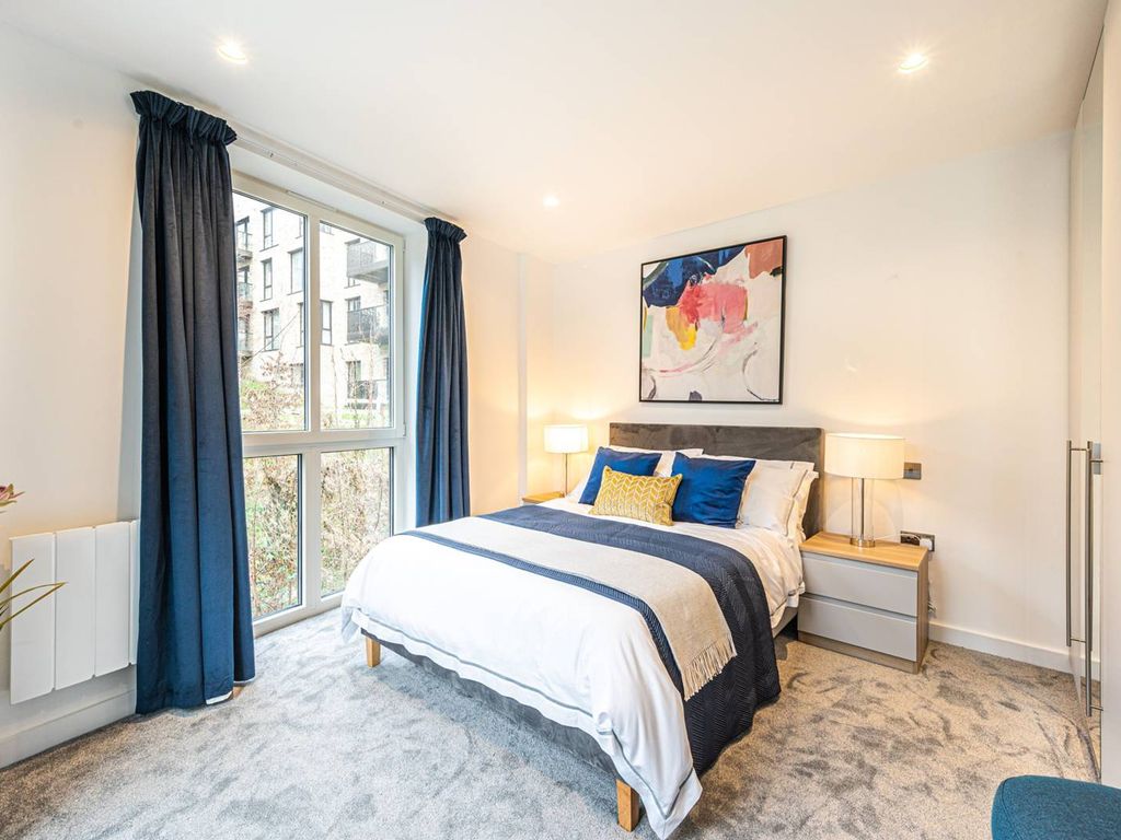 1 bed flat for sale in Gifford Street, Barnsbury, London N1, £650,000