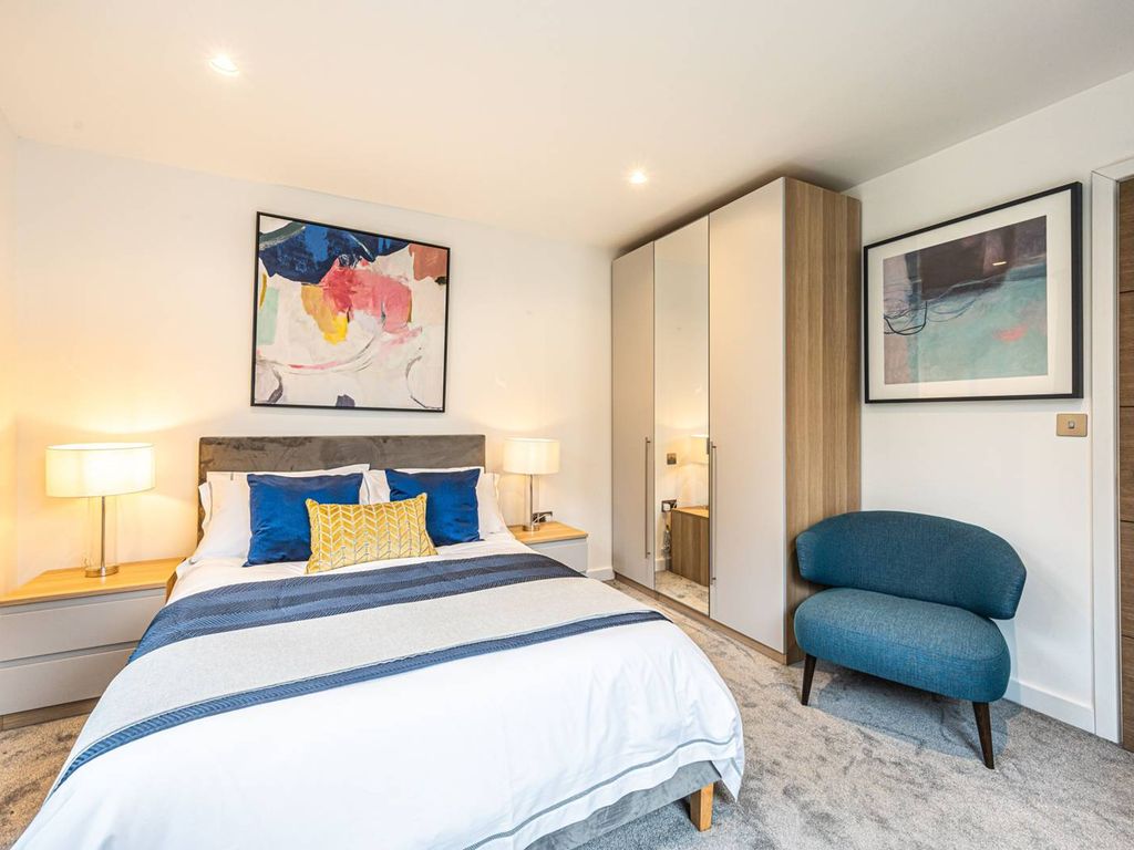 1 bed flat for sale in Gifford Street, Barnsbury, London N1, £650,000