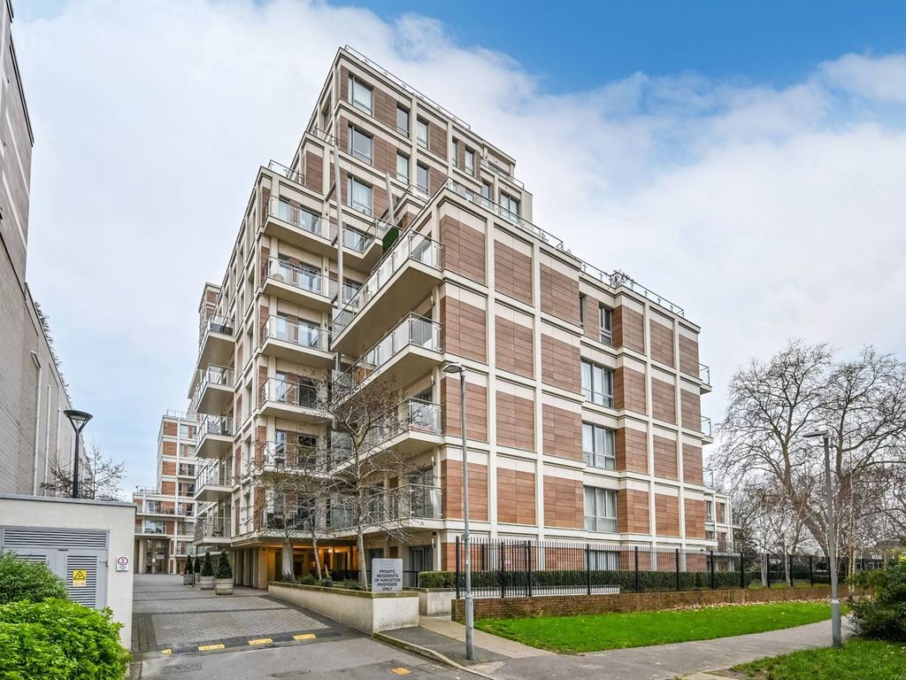 1 bed flat for sale in Henry Macaulay Avenue, Kingston, Kingston Upon Thames KT2, £395,000