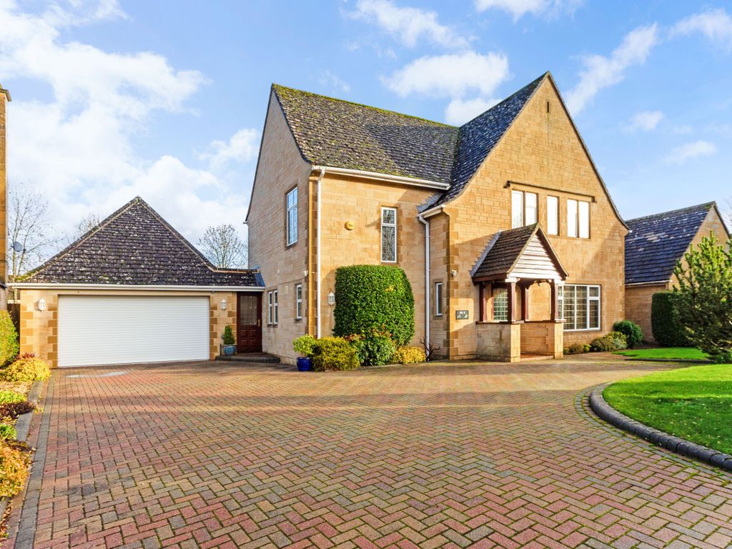 4 bed detached house for sale in Lechlade, Gloucestershire GL7, £925,000