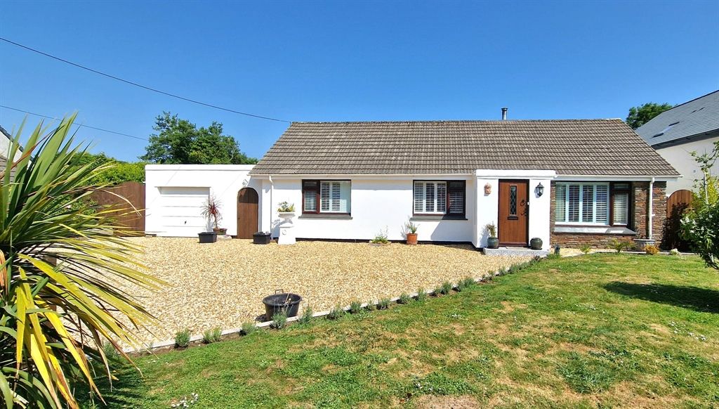3 bed detached bungalow for sale in Red Lane, Rosudgeon, Penzance TR20, £650,000