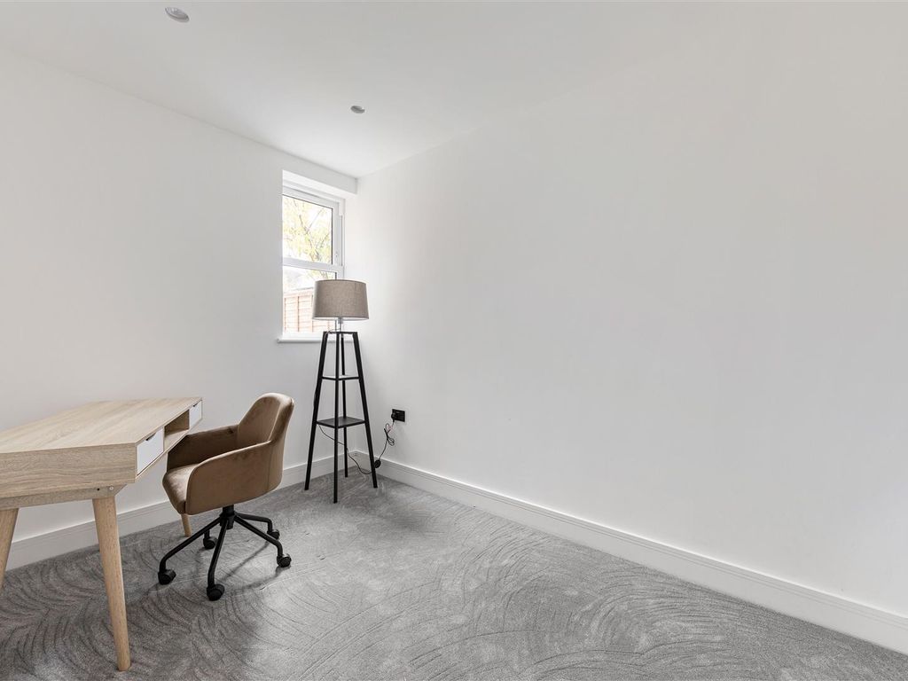 New home, 3 bed flat for sale in Chadwick Road, London E11, £650,000