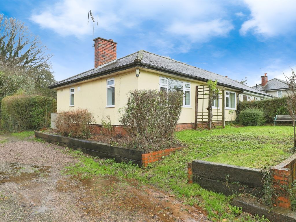 3 bed bungalow for sale in The Bungalows, Shelsley Beauchamp, Worcester WR6, £300,000