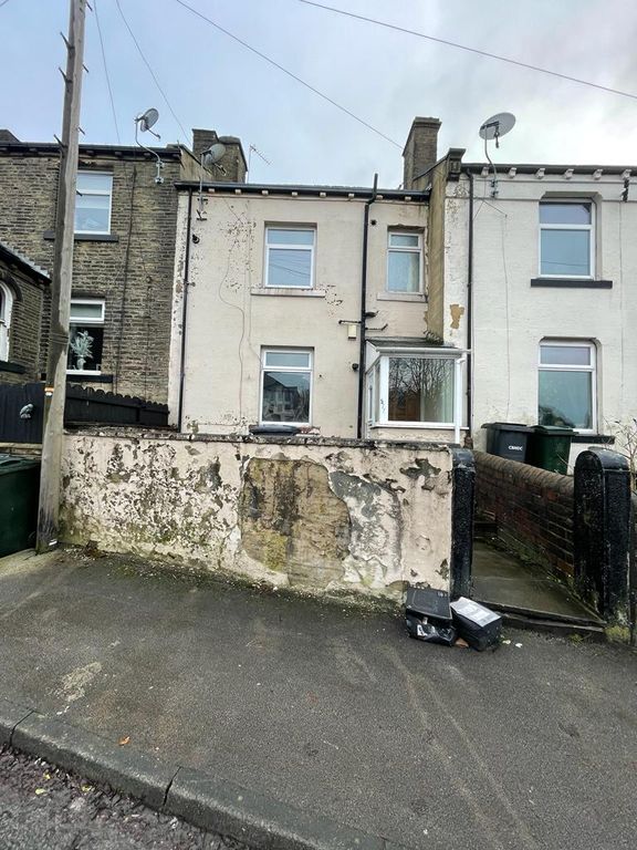 1 bed terraced house to rent in Huddersfield Road, Bradford BD12, £575 pcm
