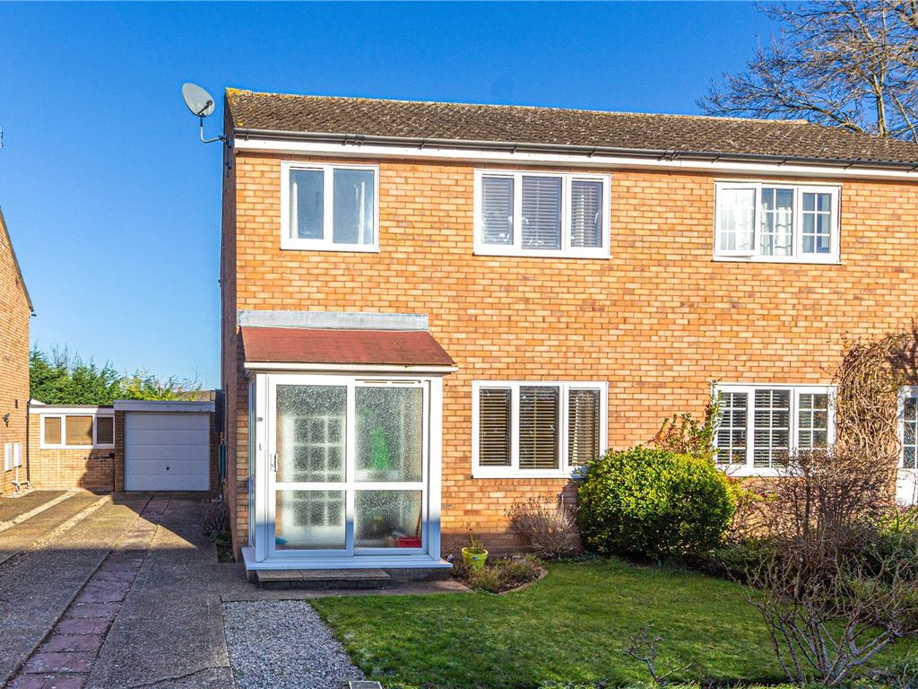 3 bed semi-detached house for sale in Burnsall Place, Harpenden, Hertfordshire AL5, £585,000