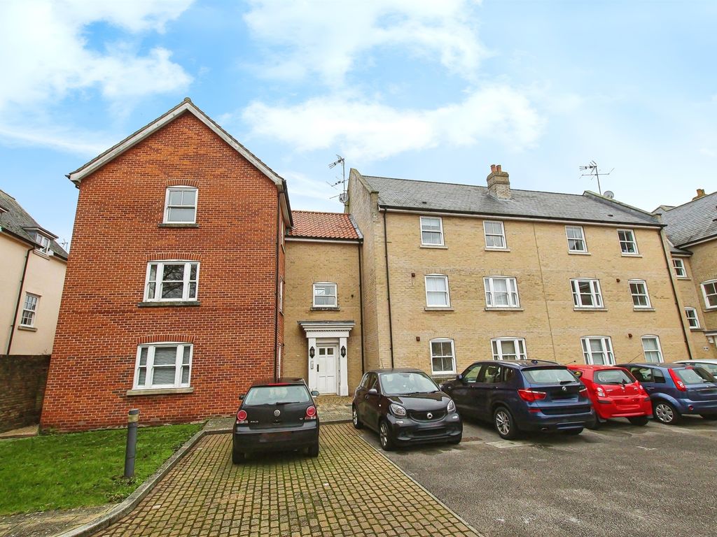 2 bed flat for sale in Ship Lane, Ely CB7, £220,000
