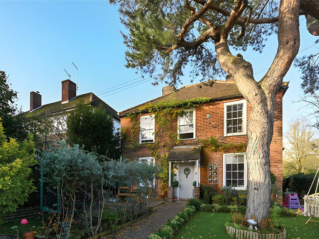 3 bed detached house for sale in Little Common, Stanmore HA7, £1,100,000