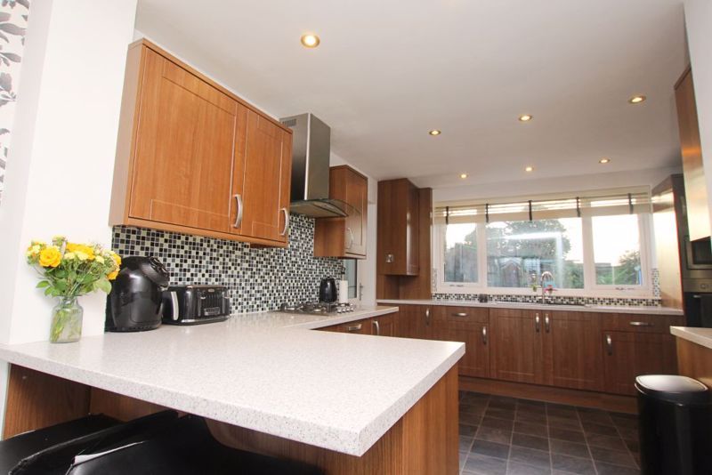 3 bed detached house for sale in Clyfton Crescent, Immingham DN40, £242,950
