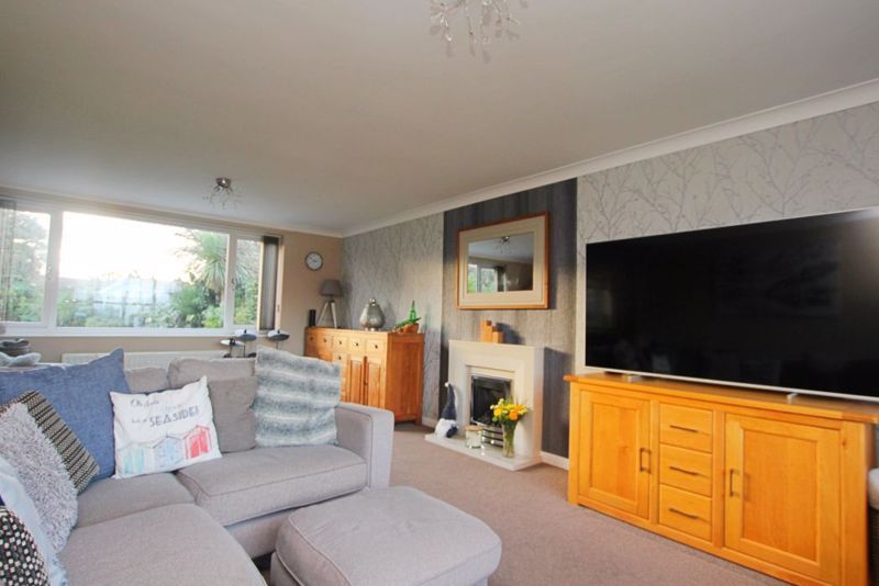 3 bed detached house for sale in Clyfton Crescent, Immingham DN40, £242,950