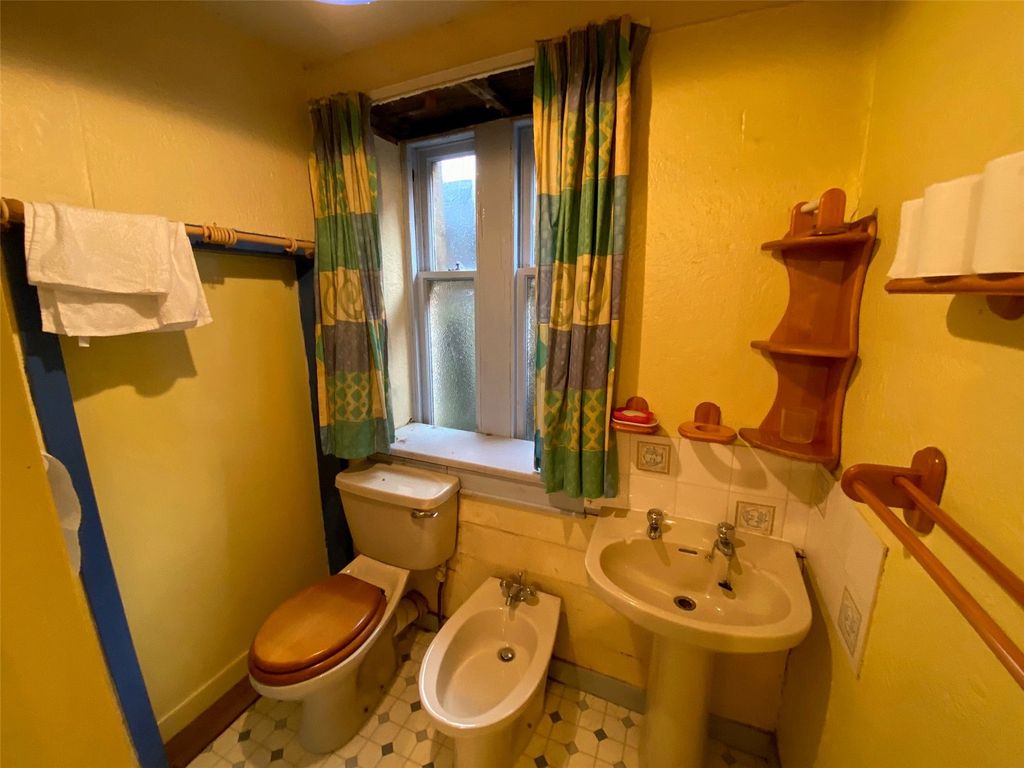 1 bed flat for sale in Cassillis Road, Maybole, South Ayrshire KA19, £13,500