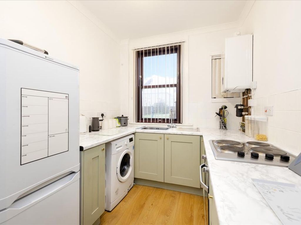 1 bed flat for sale in 39 Birkenside, Gorebridge EH23, £120,000