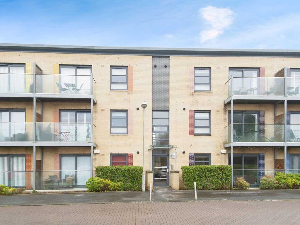 2 bed flat for sale in Accord Place, Paisley PA2, £150,000