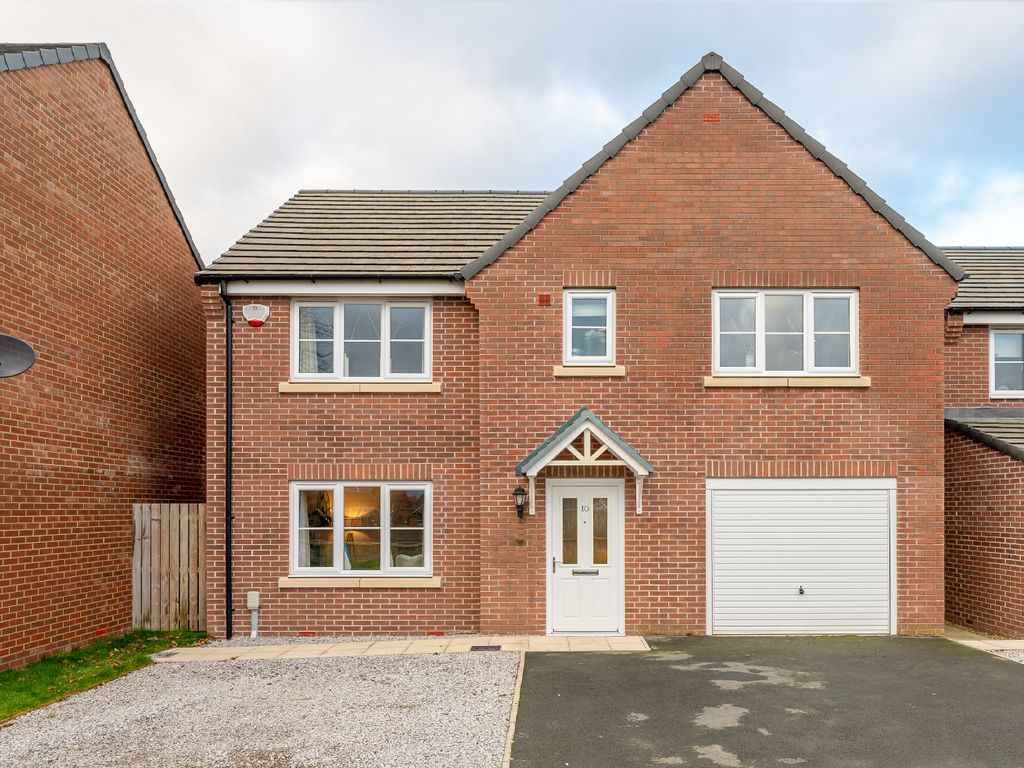 5 bed detached house for sale in Lavender Way, Easingwold, York YO61, £395,000