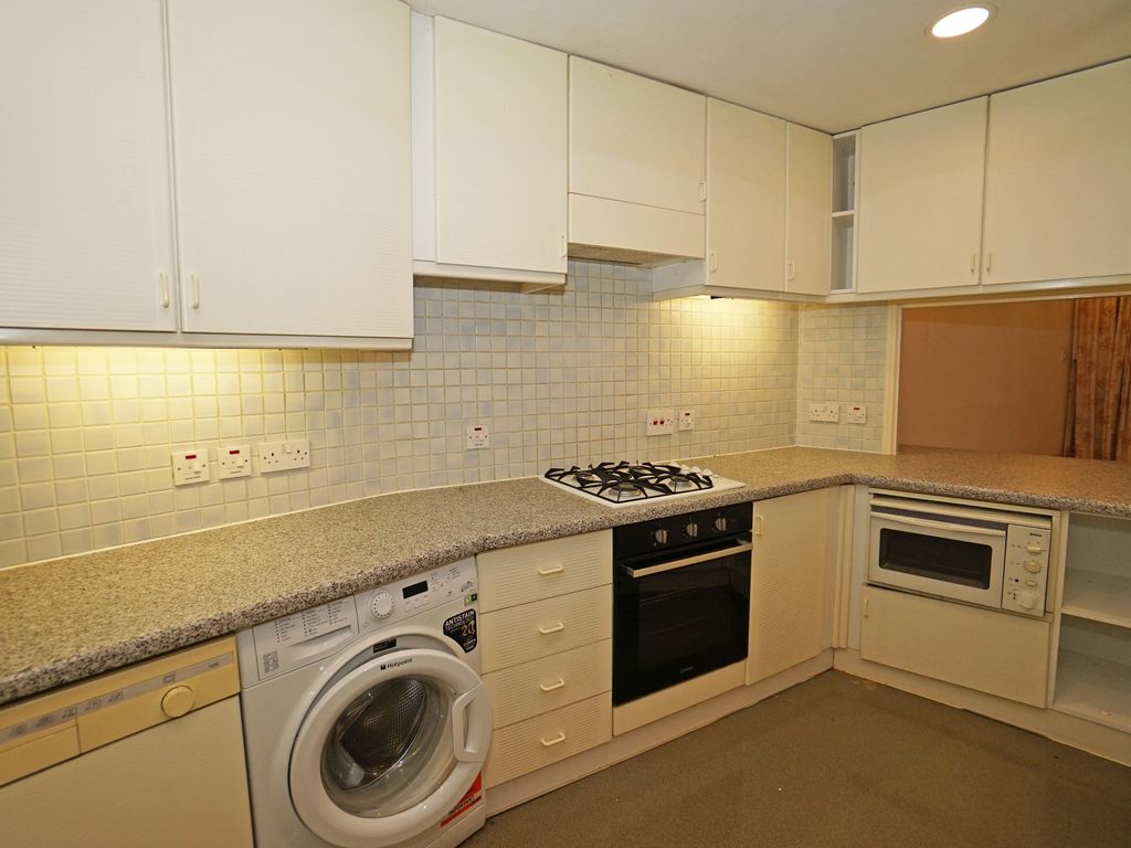 2 bed flat for sale in Port Way, Port Solent, Portsmouth PO6, £370,000