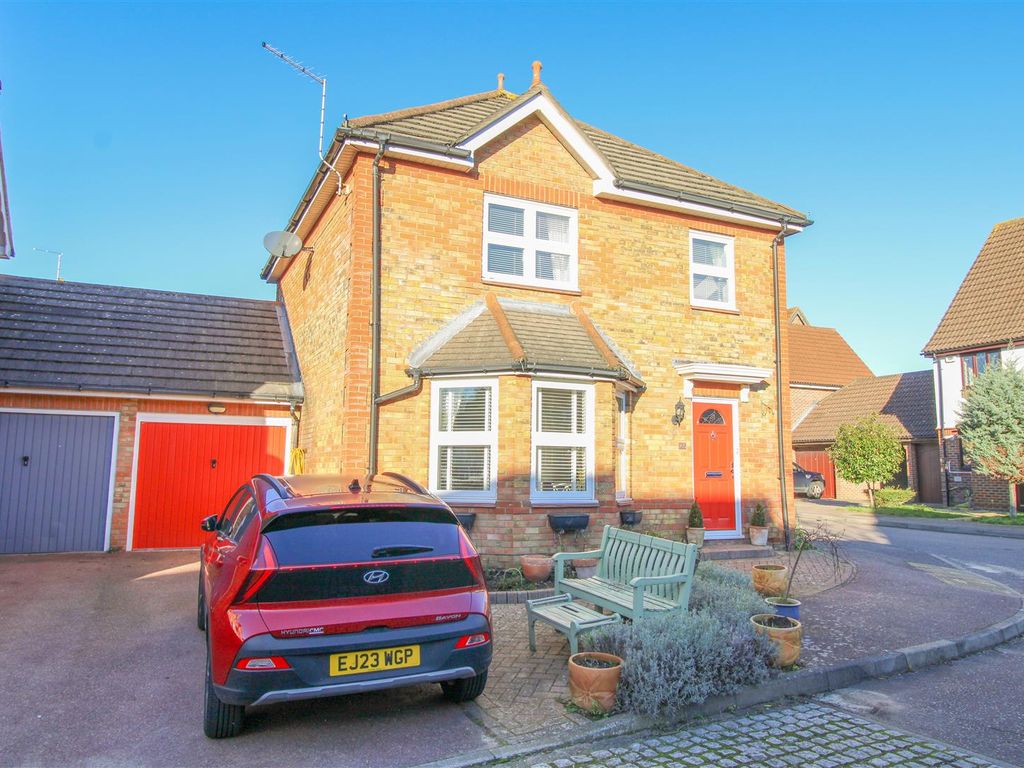 3 bed detached house for sale in Aynsley Gardens, Church Langley, Harlow CM17, £465,000