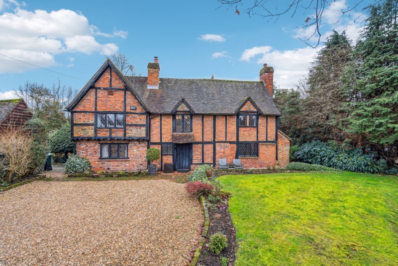 5 bed detached house for sale in Forty Green Road, Beaconsfield HP9, £1,800,000
