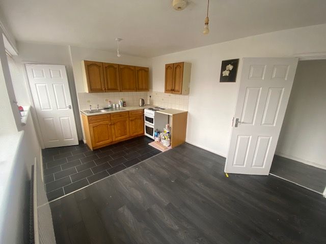 1 bed flat to rent in High Street, Chasetown, Burntwood WS7, £625 pcm