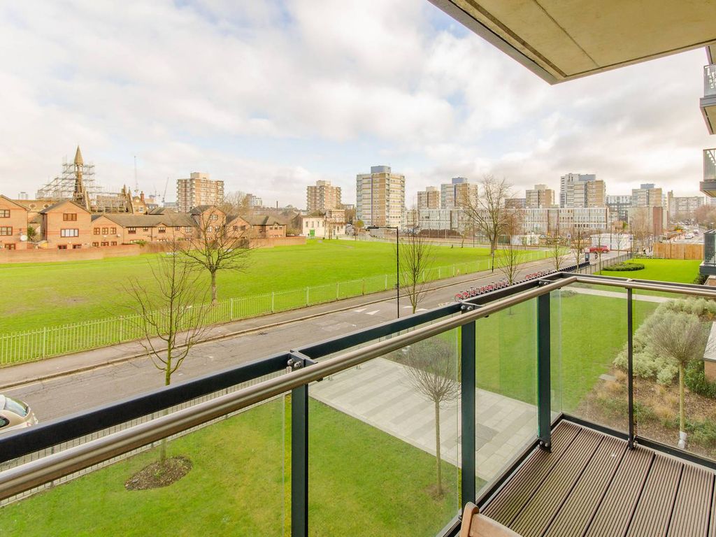 1 bed flat for sale in Chadwick House, New Festival Quarter, Tower Hamlets, London E14, £330,000