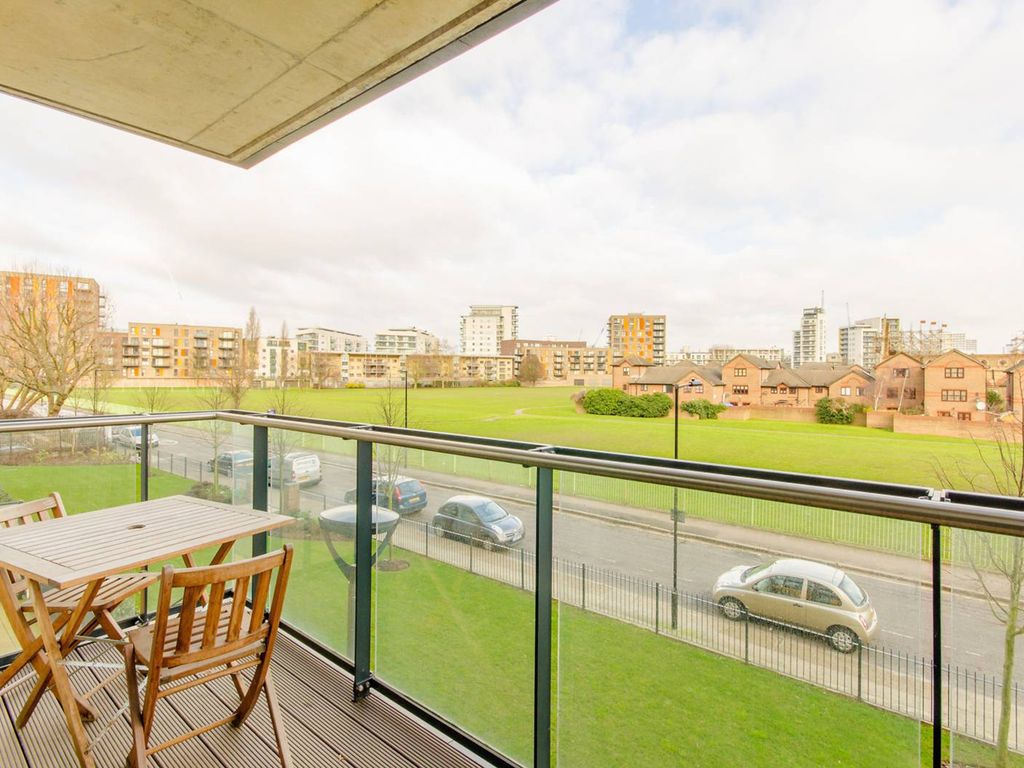 1 bed flat for sale in Chadwick House, New Festival Quarter, Tower Hamlets, London E14, £330,000