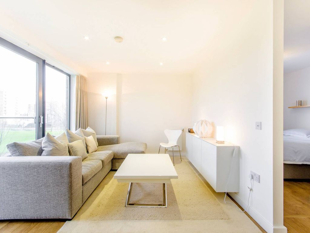 1 bed flat for sale in Chadwick House, New Festival Quarter, Tower Hamlets, London E14, £330,000