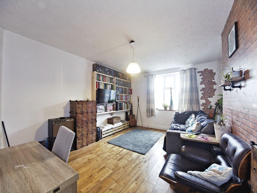 2 bed detached house for sale in Coombe Road, Croydon CR0, £235,000