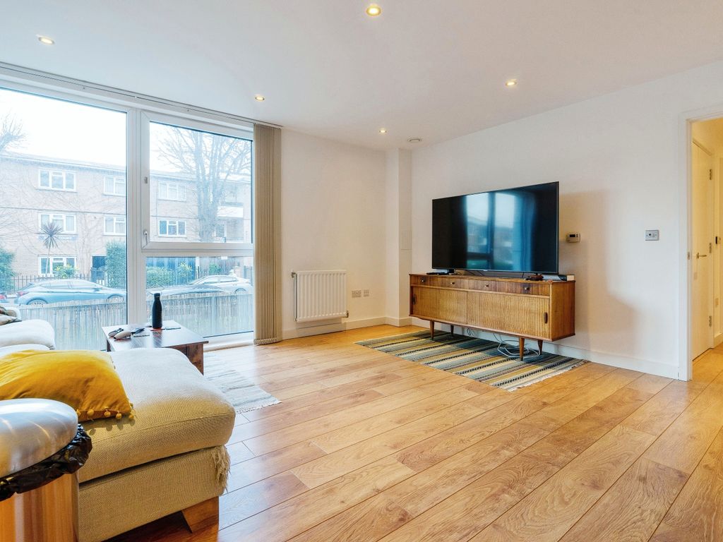 2 bed flat for sale in 1B Jeffreys Road, Stockwell Clapham North SW4, £550,000