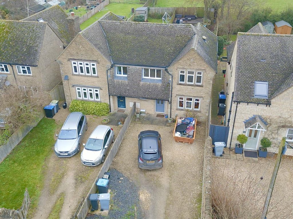 4 bed property to rent in Fairspear Road, Leafield, Witney OX29, £1,800 pcm
