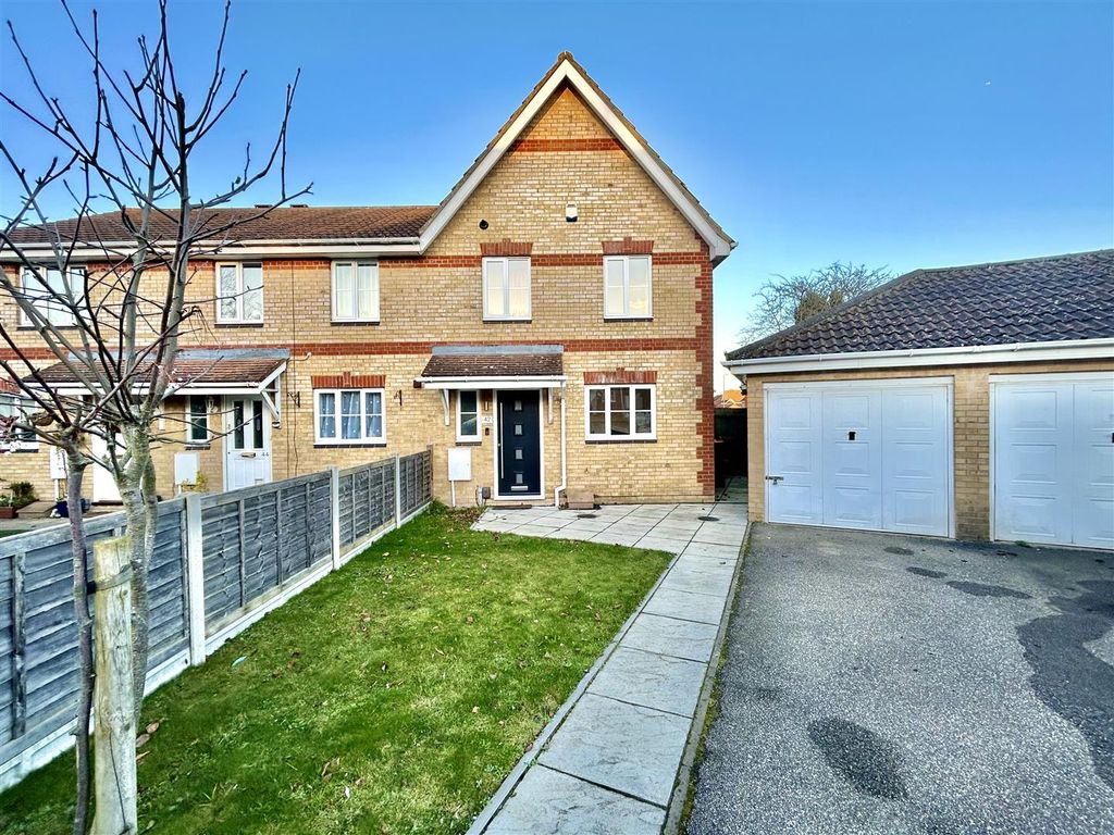 3 bed end terrace house for sale in Coopers Way, Houghton Regis, Dunstable LU5, £325,000