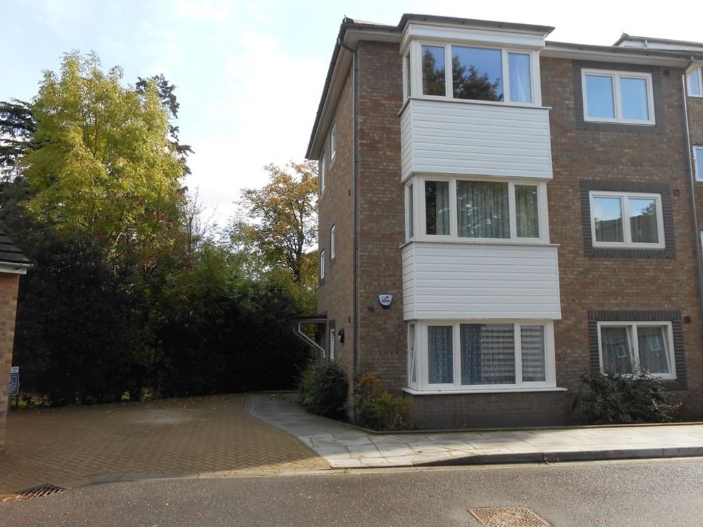 1 bed flat to rent in Ash Tree Close, Surbiton KT6, £1,200 pcm