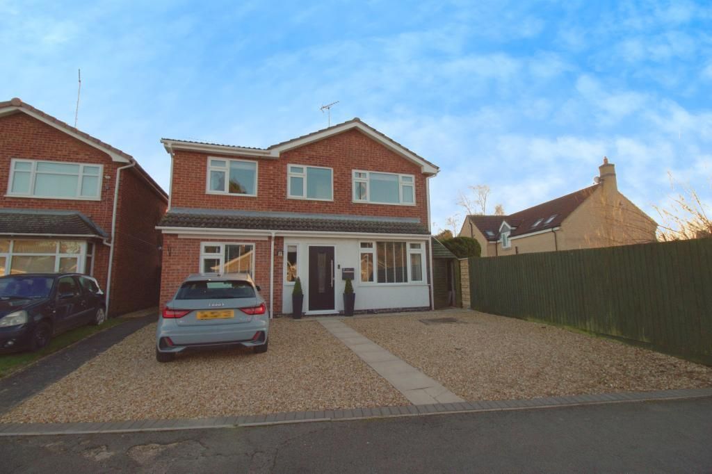 4 bed detached house for sale in The Orchard, Market Deeping PE6, £375,000