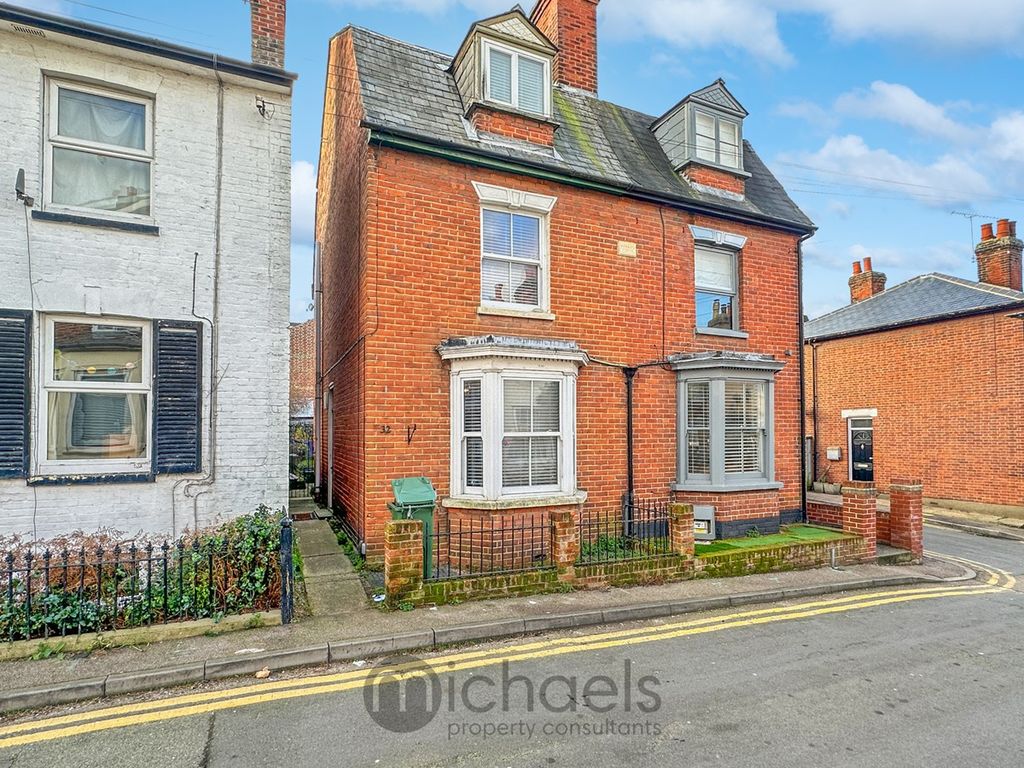 4 bed town house for sale in Alexandra Road, Colchester CO3, £275,000